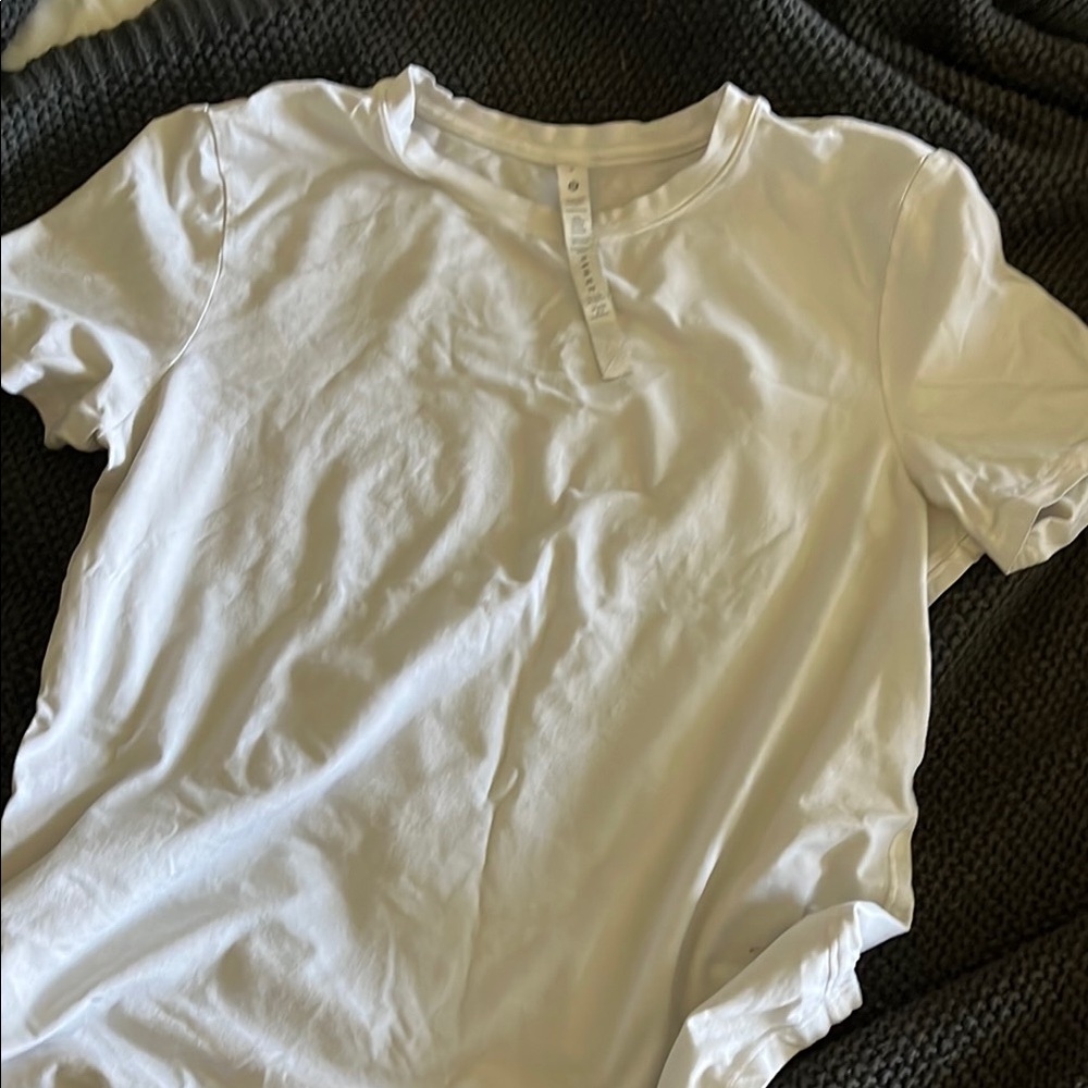 Lululemon white top sz 6. Very good condition